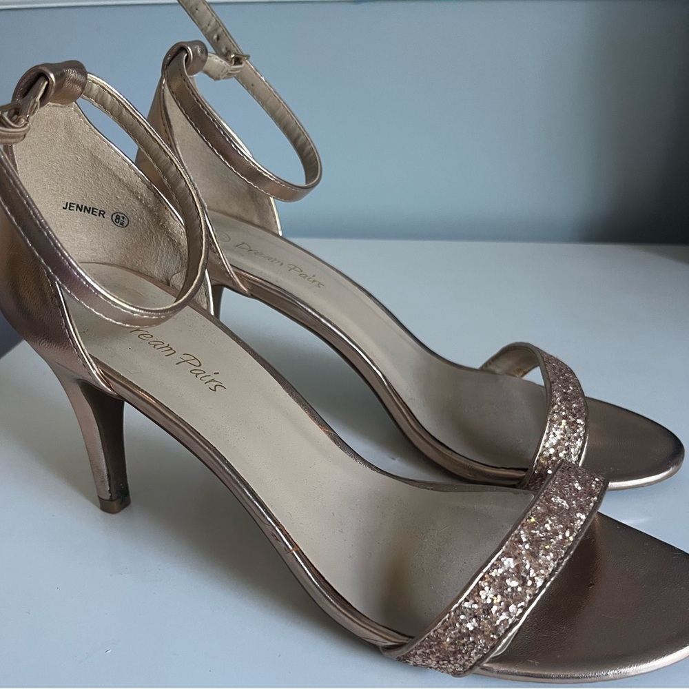 Dream Pairs Heels